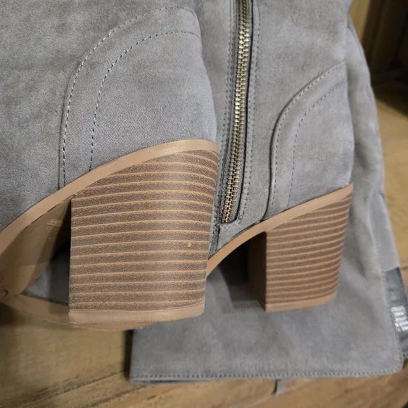Kohls Tall Heeled Boots Gray Womens Size 7 - Picture 7 of 13
